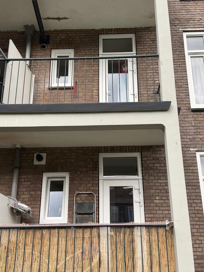 Balkon met nieuwe balkondeur en kozijnen