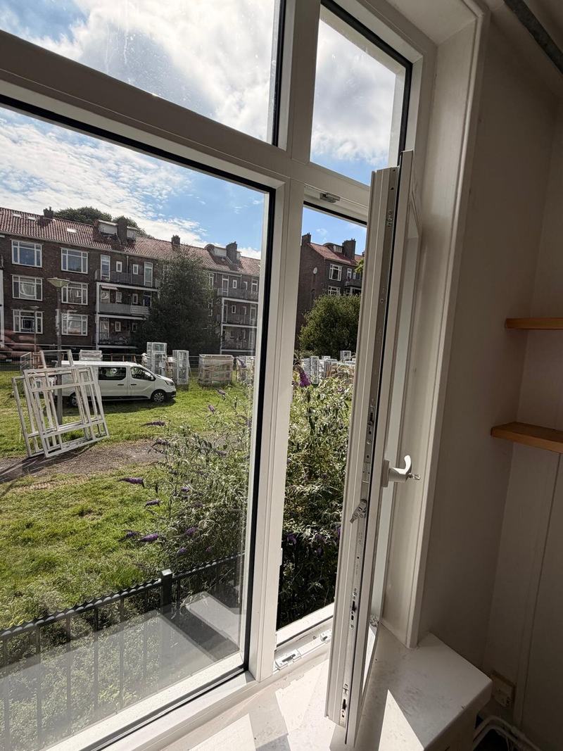 Geopend draairaam van binnenuit
