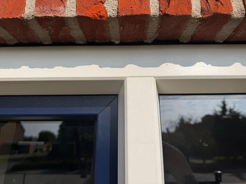 Profieldetail van een antraciet kozijn